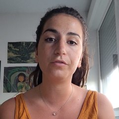 Après avoir brillament réussi le concours de professeur d’EPS, Fanny a été radiée à la suite d’une erreur administrative