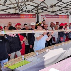 Ils ont battu le record du plus long sandwich aux rillettes du monde