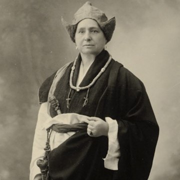Cantatrice et écrivaine, Alexandra David-Néel est la première Occidentale à avoir atteint Lhassa, la capitale du Tibet