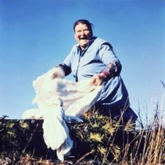 Derrière la Mère Denis, Jeanne Le Calvé : une femme au parcours hors norme