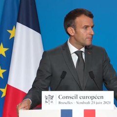 Pourquoi Emmanuel Macron a-t-il changé les couleurs de notre drapeau ?