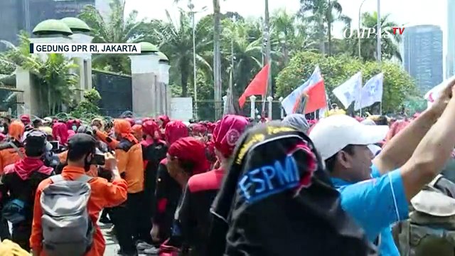 Tolak Kenaikan Harga BBM Bersubsidi, Elemen Buruh Berunjuk Rasa di Depan Gedung DPR RI!