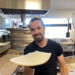 Maxime vient de remporter le championnat de France de pizza acrobatique