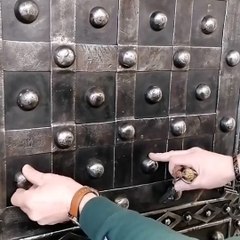 Ce coffre-fort du XVIIIe siècle est une merveille d'ingénierie