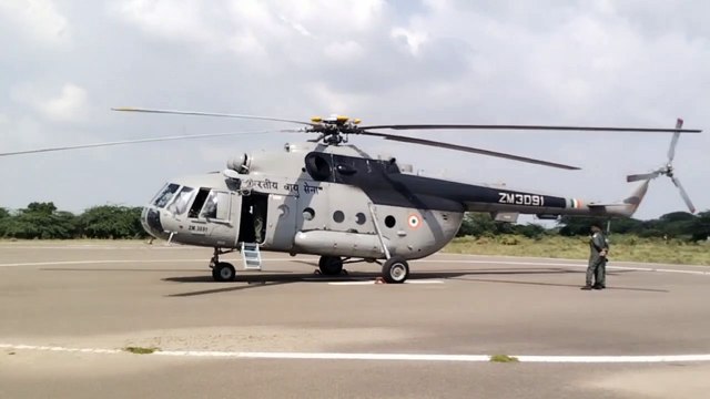 वायु सेना के हेलीकॉप्टर उतरे, बांग्लादेश की प्रधानमंत्री आएंगी