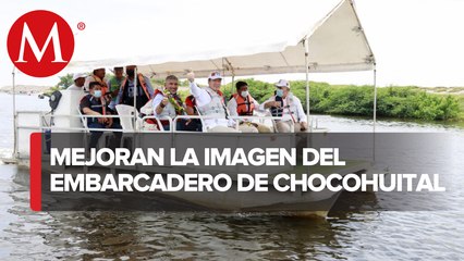 Rutilio Escandón entregó obras para el mejoramiento del embarcadero de Chocohuital