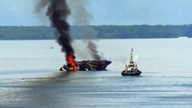 Colômbia resgata 29 tripulantes de navio em chamas
