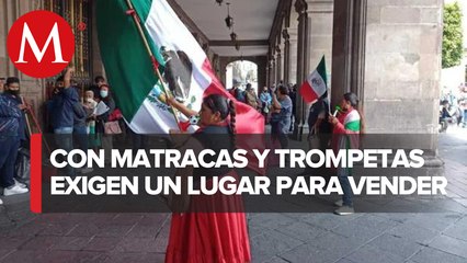Vendedores de bandera exigen espacios para vender en CdMx
