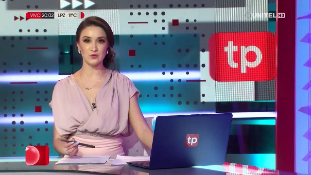 Grasa derramada en una avenida en Cochabamba ocasionó que motociclistas y transeúntes resbalen