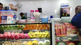 (हिंदी मे) Haji Ali Fruit Juice, best place for couples to hang out, best Fruit Juice in Trivandrum