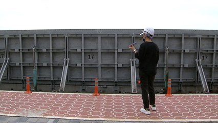 [더뉴스] '매미' 악몽 씻은 마산...피해 막아 낸 2m 차수벽 / YTN