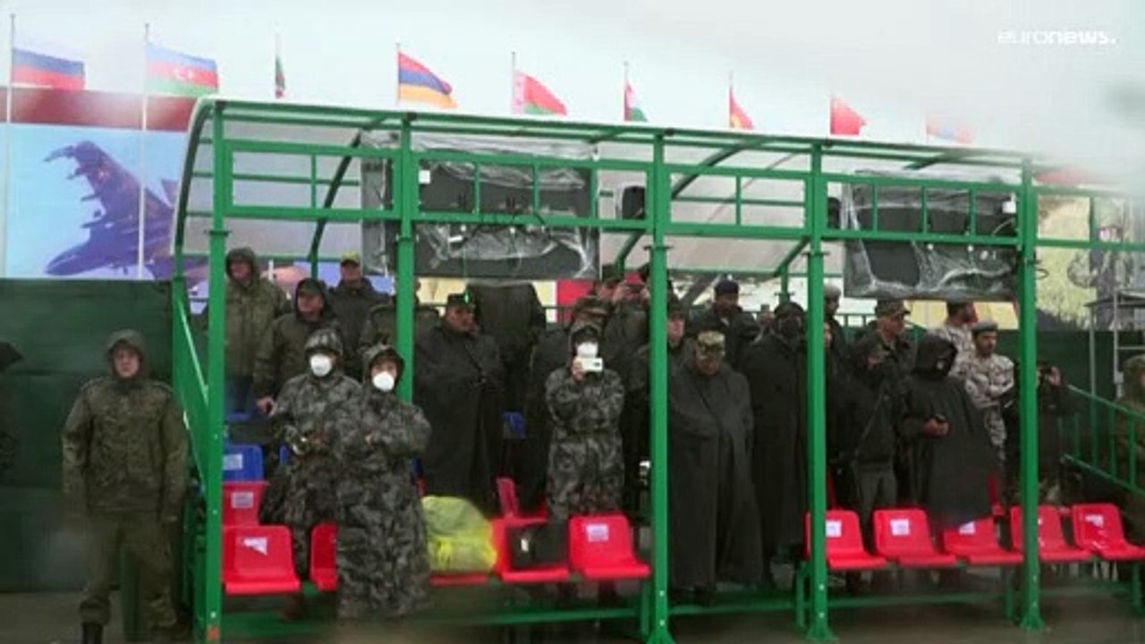 Exercices militaires et forum économique : Moscou soigne ses relations avec ses alliés