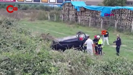 Bursa'da, ters dönen otomobilde 3 kişi yaralandı