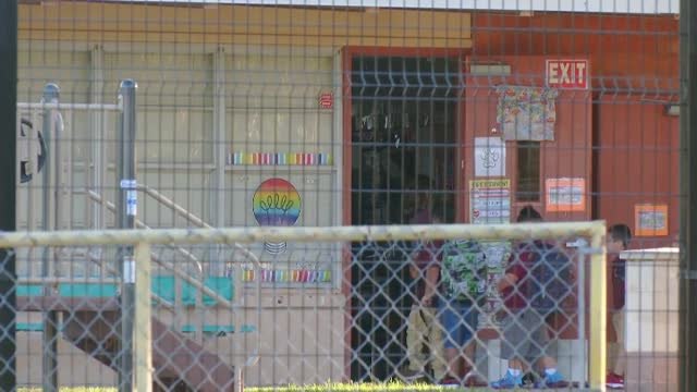 Vuelven a clase los alumnos del colegio de Uvalde tres meses después del tiroteo