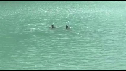 Gölete düşen kamyonun sürücüsünün cesedi bulundu