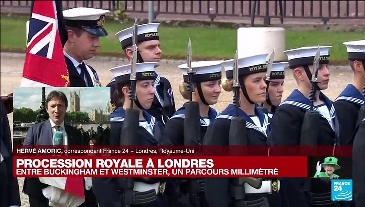 Royaume-Uni : affluence entre Buckingham et Westminster pour le passage du cercueil de la reine Elizabeth II