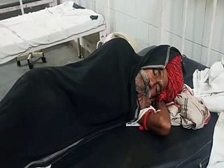 video: आकाशीय बिजली गिरने से दो जने अचेत