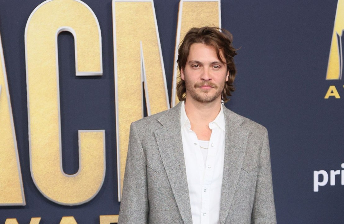 Luke Grimes: Country-Songs in der Mache