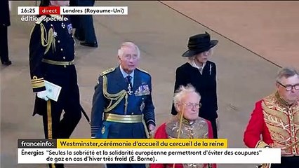 VIDEO - Hommage à Elizabeth II : Meghan Markle et Harry, ce geste singulier remarqué