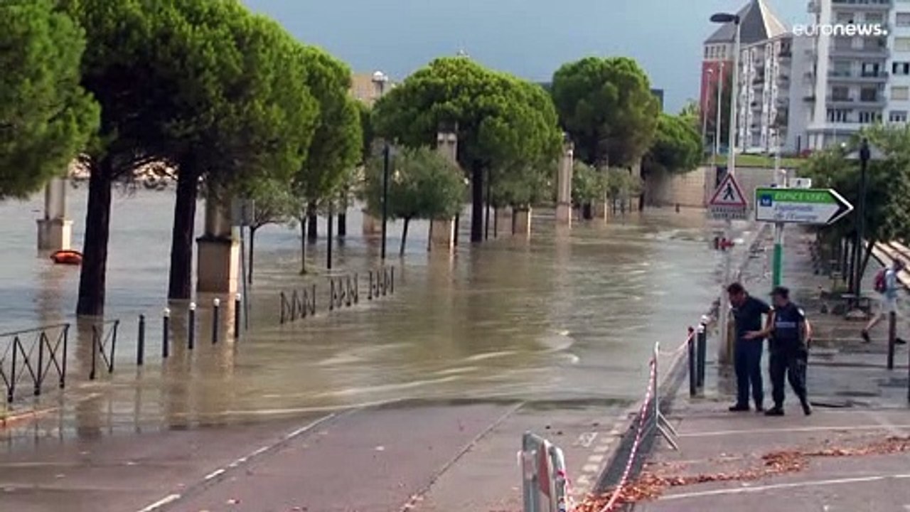 Gewaltige Fluten rollen durch Südostfrankreich