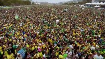 Bolsonaro critica institutos de pesquisa em discurso em Brasília