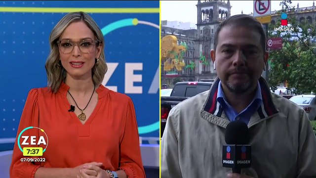 Encienden el alumbrado por las fiestas patrias en el Zócalo CDMX