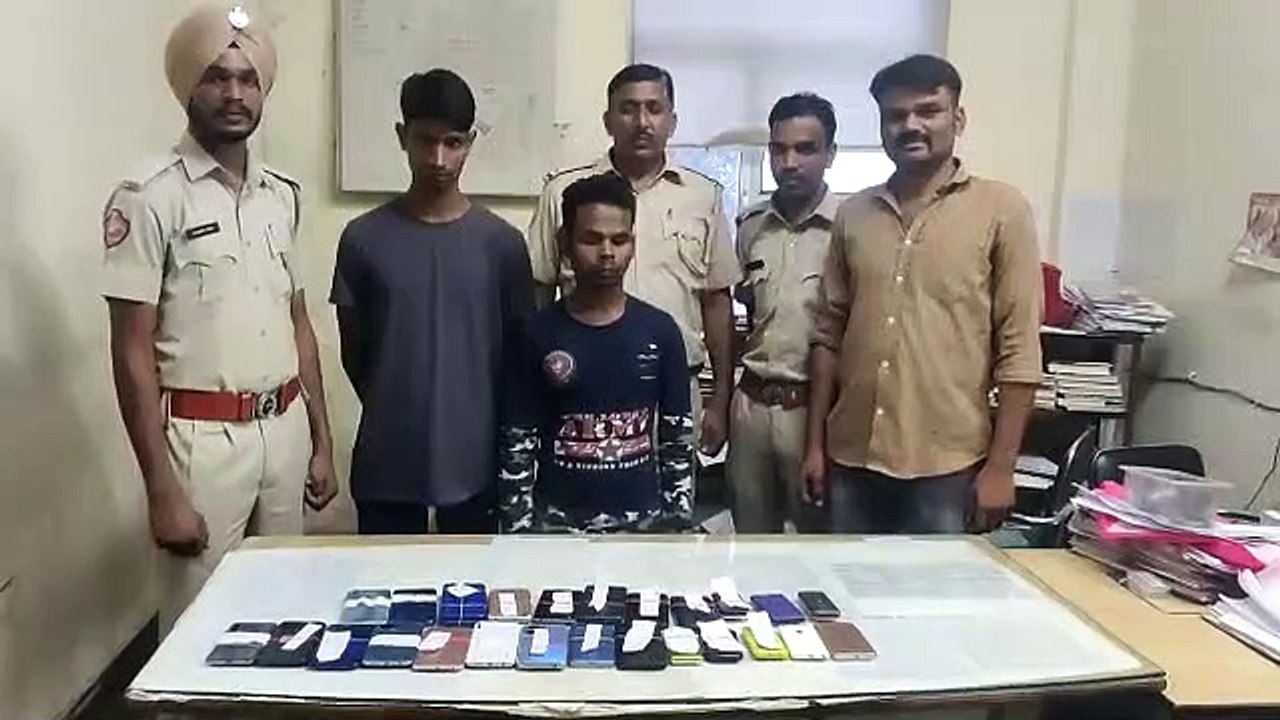 गुलाबी नगरी में एक के बाद एक कर लूट लिए 30 मोबाइल, देखें लुटेरों का वीडिया
