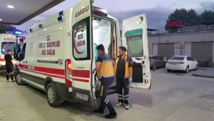 YOLA KONTROLSÜZ ÇIKAN OTOMOBİL KAZAYA NEDEN OLDU; 4 YARALI