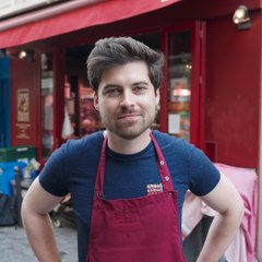 À 28 ans, Valentin a quitté le monde de la finance pour devenir boucher