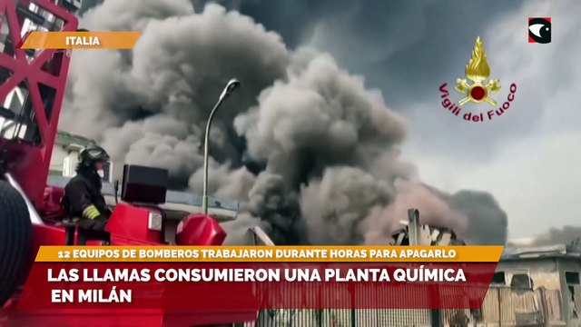 12 equipos de bomberos trabajaron durante horas para apagarlo