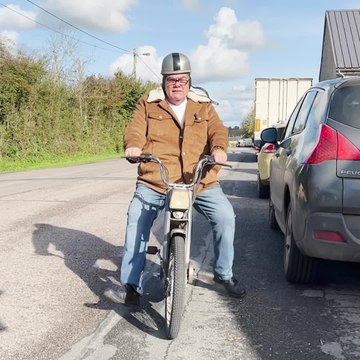 Luc nous plonge dans les années 1970 avec son musée et ses Mobylettes