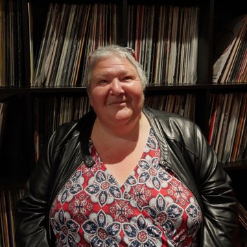 Freddy, ancienne sans-abri, mixe aux côtés de Bob Sinclar