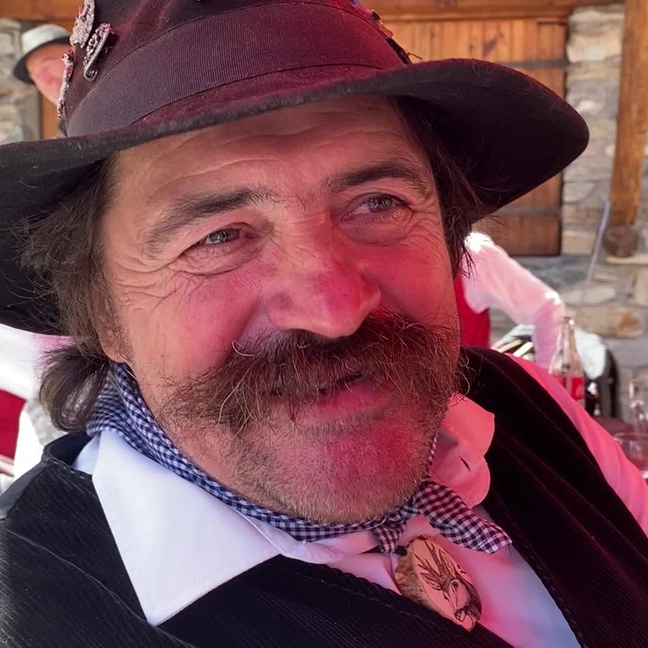 Ces passionnés se réunissent tous les ans pour célébrer les Alpes