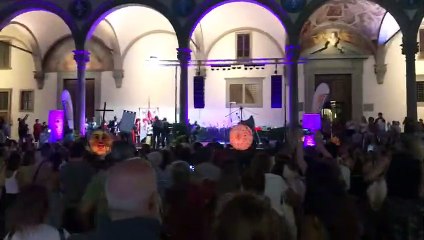 Firenze, le lanterne della Rificolona illuminano la città