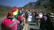 Cocaleros marchan en Bolivia para exigir cierre de mercado de coca oficialista