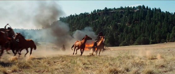 Télécharger la video: Hostiles Bande-annonce (RU)