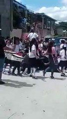 Mujer estuvo a punto de atropellar a niños en Orica