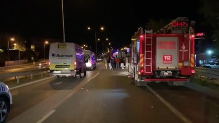 Son dakika haberi: Pendik'te minibüs kamyonete çarptı: 1 ölü, 3 yaralı