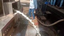 अलवर सरस डेयरी में फिर पकड़ा मिलावटी दूध का टैंकर,मौके पर नष्ट करवाया,देखे वीडियो
