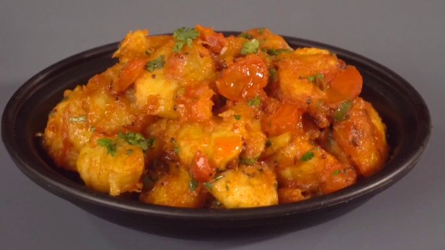 कच्चे केले की मसालेदार सब्जी / Kache Kele Ki Sabzi / Raw Banana Curry
