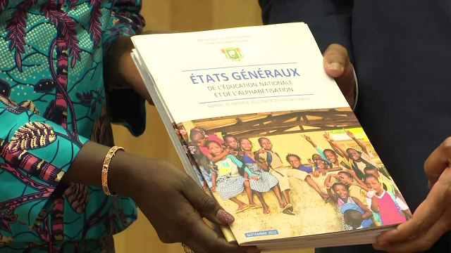 La ministre de l'Éducation nationale remet les actes des États généraux au Premier Ministre