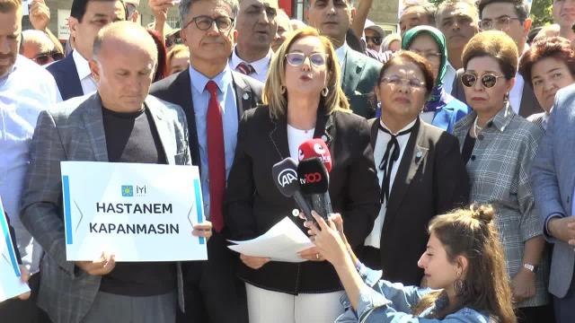 Ankara haberi... Ankara'da 'Onkoloji Hastanesi Kapanmasın' Protestosu. Ayfer Yılmaz: 13 Şehir Hastanesi İçin 30 Hastanemiz ya İşlevsizleştirildi ya da Yıkıldı