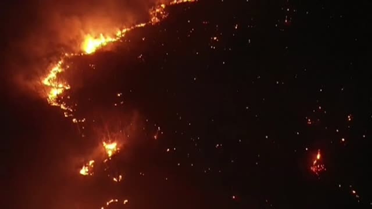 Una veintena de incendios amenaza las reservas naturales del Amazonas