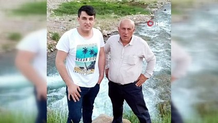 Baba-oğuldan geriye yan yana çektirdikleri fotoğraf karesi kaldı