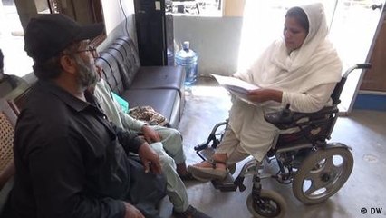 Pakistan: Polio survivor defies odds to become social innovator