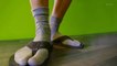 Les claquettes-chaussettes désormais interdites de ce collège de Seine-Saint-Denis
