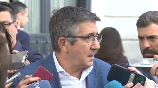 López ve demagógico el debate sobre la sustitución de los teléfonos móviles de los diputados