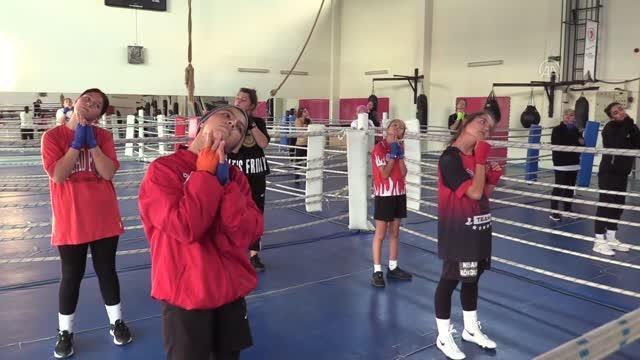 KASTAMONU - Yıldız Kadın Boks Milli Takımı, kampa girdi