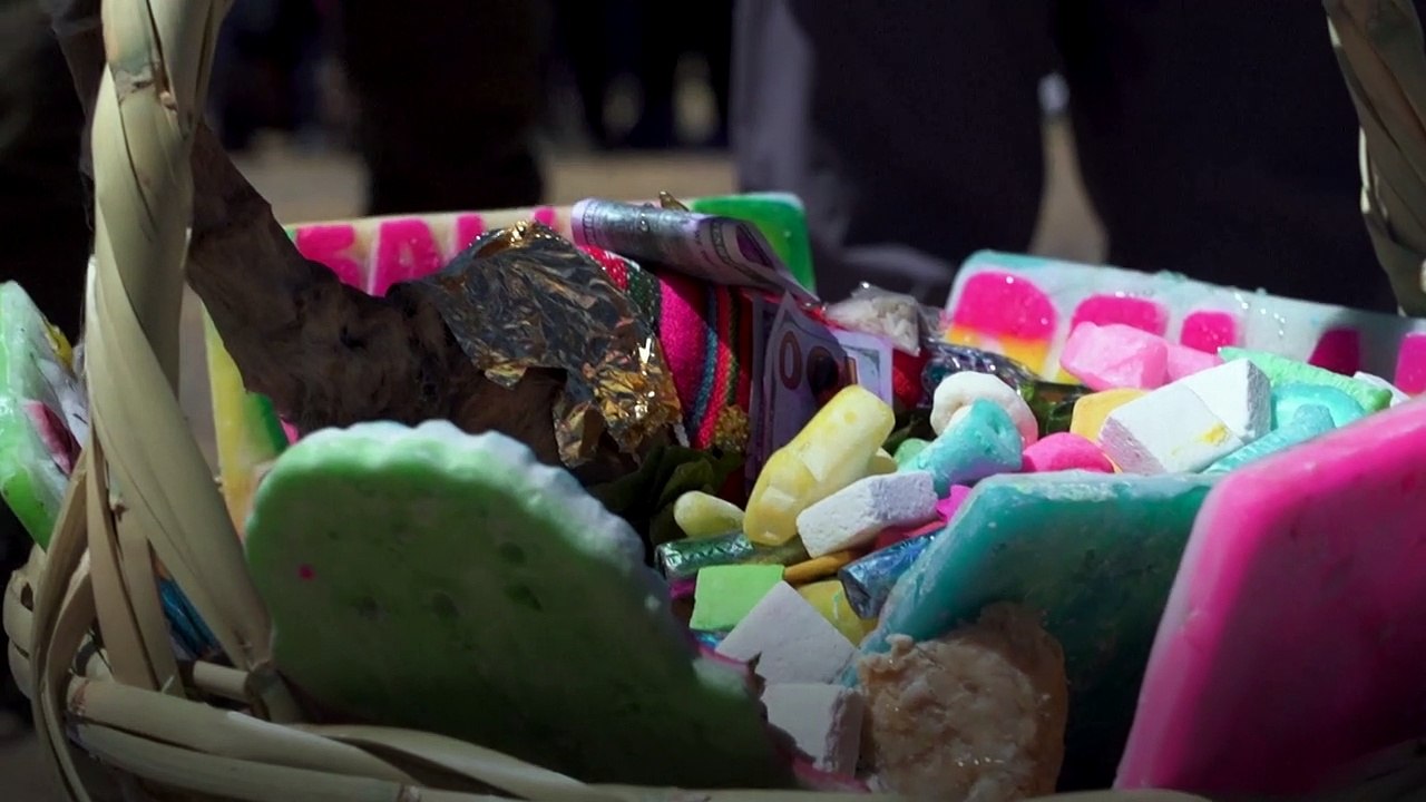 Bolivian Indigenous women break barriers through mountaineering