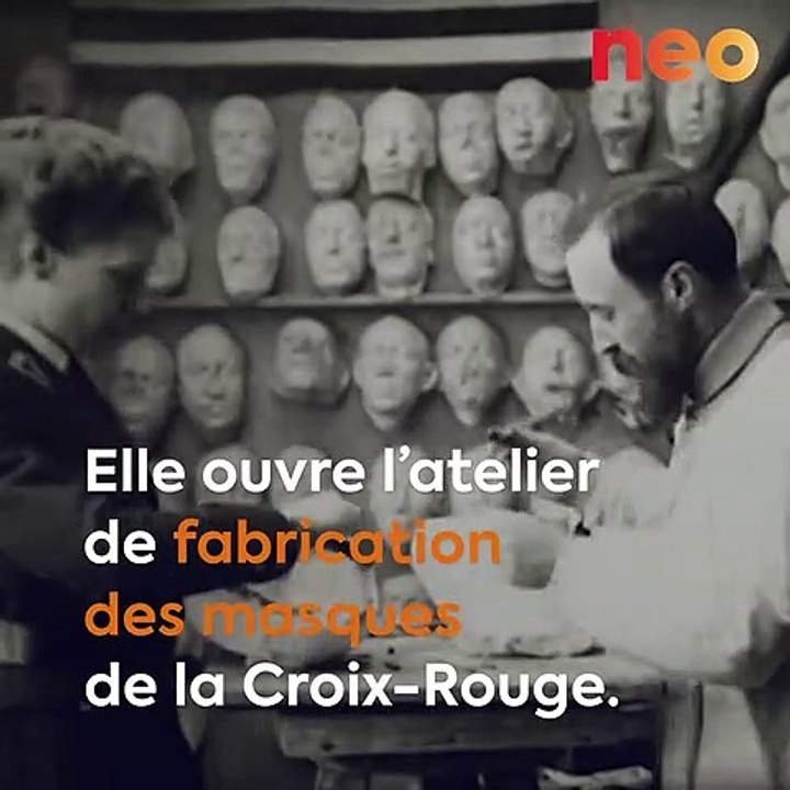 Dans cet atelier, deux sculptrices reconstruisent les visages des "gueules cassées" de la Première Guerre mondiale